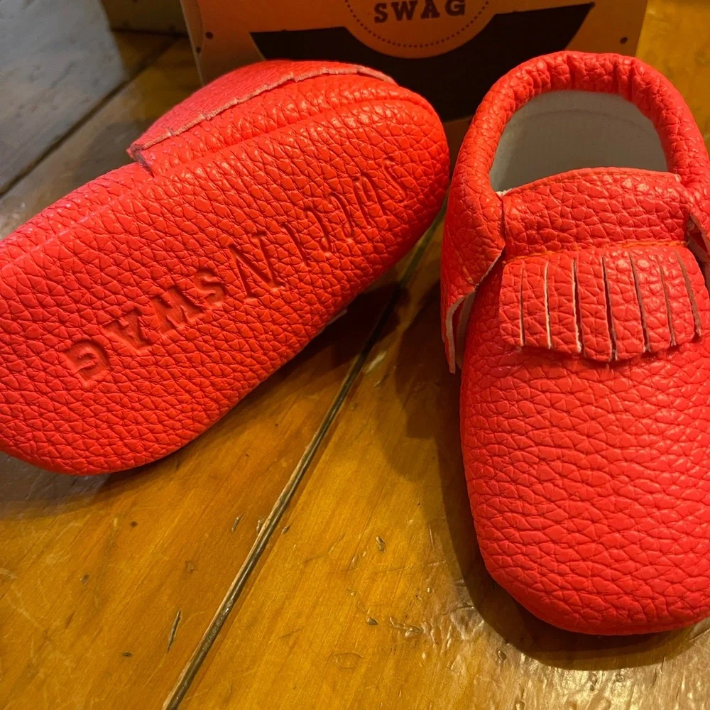 Sweet N Swag Kids Coral Moccasin Shoes size 3 - Picture 3 of 5